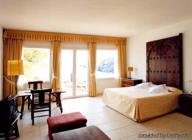 Hotel Rocamar Кадакес Номер фото